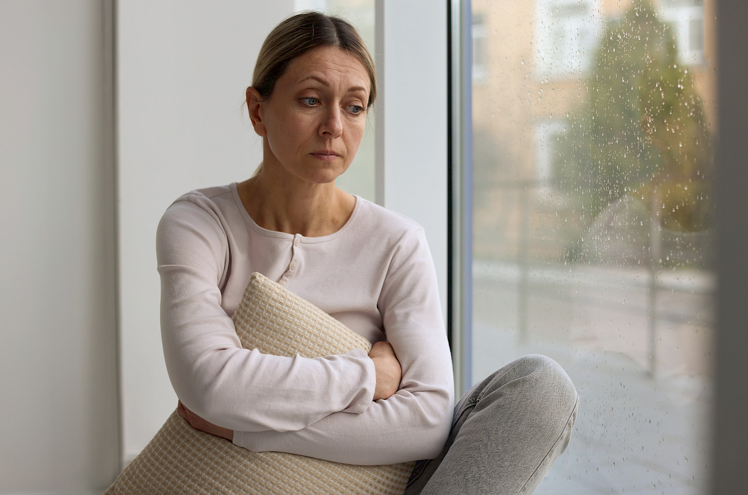 Depression_Frau_Fenster